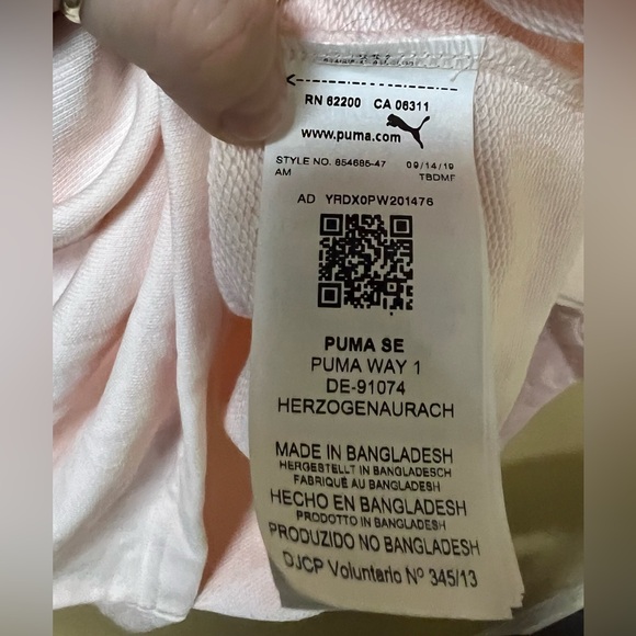PUMA Women's Rosewater Pink and White Essentials Cropped Hoodie NWT - Picture 6 of 9